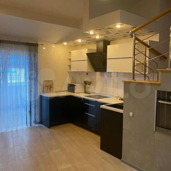 Продается 3-х комнатная квартира, 138 м²