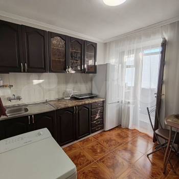 Сдается 1-комнатная квартира, 40 м²