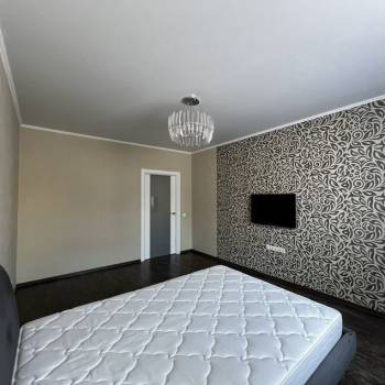 Продается 1-комнатная квартира, 40 м²