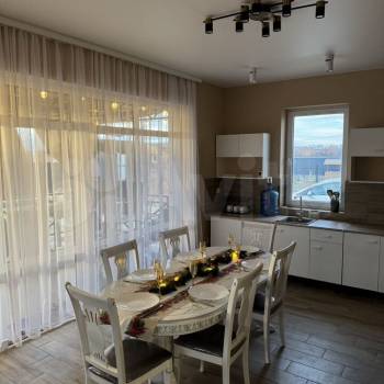 Сдается 2-х комнатная квартира, 120 м²