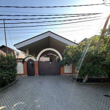 Продается Дом, 180 м²