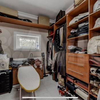 Продается Дом, 180 м²