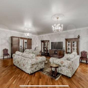 Продается Дом, 180 м²