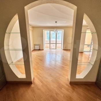 Продается Многокомнатная квартира, 234 м²