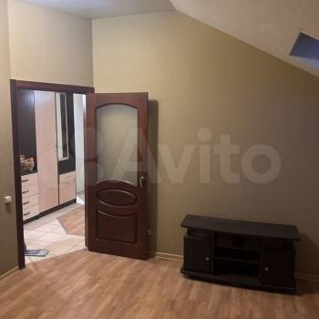 Продается 1-комнатная квартира, 60 м²