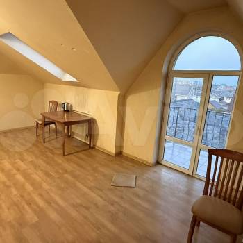 Продается 1-комнатная квартира, 60 м²