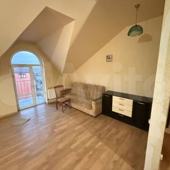 Продается 1-комнатная квартира, 60 м²