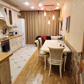 Сдается 2-х комнатная квартира, 78 м²