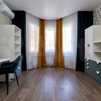Продается Дом, 180 м²