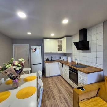 Продается 3-х комнатная квартира, 93,3 м²