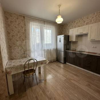 Сдается 1-комнатная квартира, 38 м²