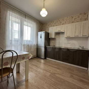 Сдается 1-комнатная квартира, 38 м²
