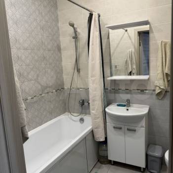 Сдается 1-комнатная квартира, 42 м²