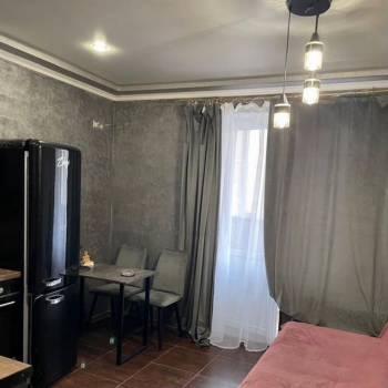 Продается 1-комнатная квартира, 38 м²