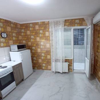 Сдается 1-комнатная квартира, 39 м²