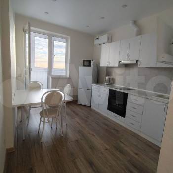 Сдается 1-комнатная квартира, 39 м²