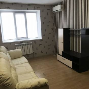 Продается 1-комнатная квартира, 37 м²