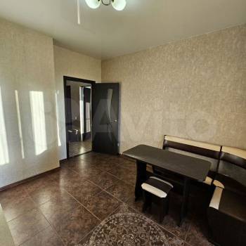 Продается 1-комнатная квартира, 38,2 м²