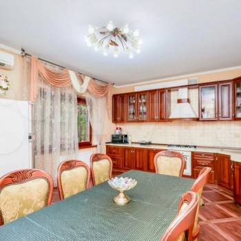 Продается Дом, 348 м²