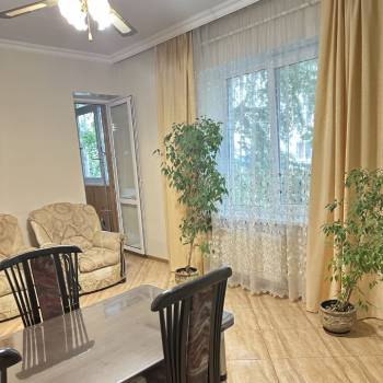 Сдается 1-комнатная квартира, 64 м²