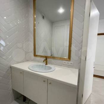 Продается 1-комнатная квартира, 60 м²