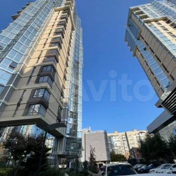 Продается 1-комнатная квартира, 60 м²