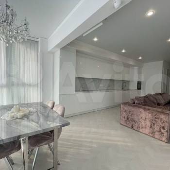 Продается 1-комнатная квартира, 60 м²