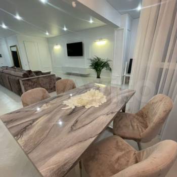 Продается 1-комнатная квартира, 60 м²