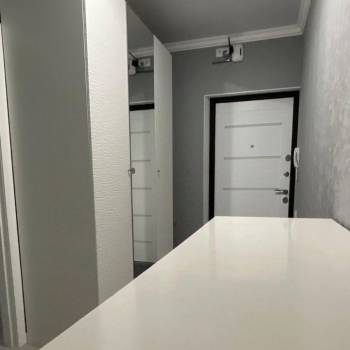 Продается 1-комнатная квартира, 50,8 м²