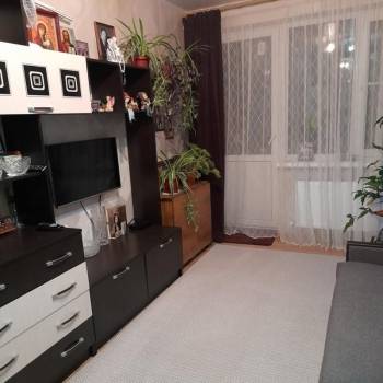 Продается 1-комнатная квартира, 42 м²