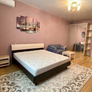 Сдается 1-комнатная квартира, 50 м²