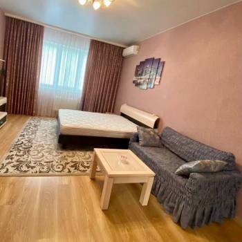 Сдается 1-комнатная квартира, 50 м²