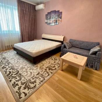 Сдается 1-комнатная квартира, 50 м²