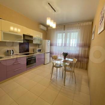 Сдается 1-комнатная квартира, 50 м²