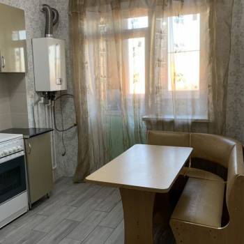 Продается 1-комнатная квартира, 39 м²