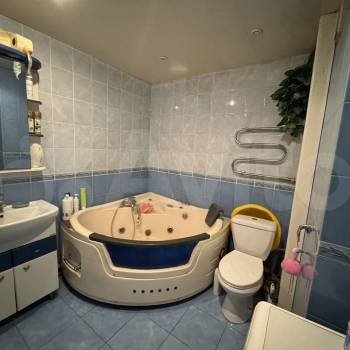 Продается Многокомнатная квартира, 74,2 м²