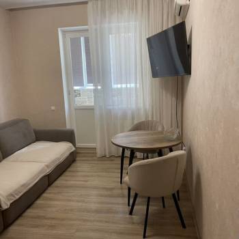 Продается 1-комнатная квартира, 50 м²