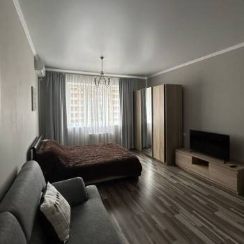 Сдается 1-комнатная квартира, 55 м²