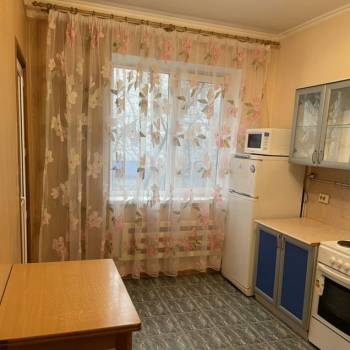 Сдается 1-комнатная квартира, 38 м²