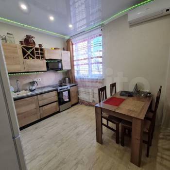 Продается 1-комнатная квартира, 32 м²