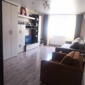 Продается 1-комнатная квартира, 43 м²