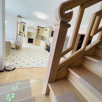 Продается Многокомнатная квартира, 175 м²