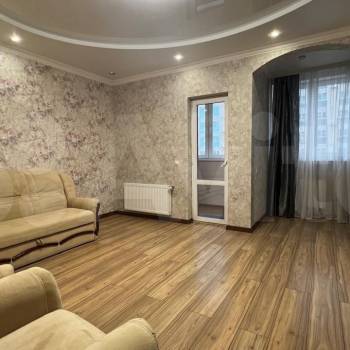 Сдается 2-х комнатная квартира, 76 м²