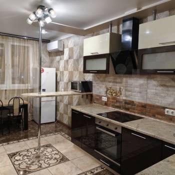 Сдается 2-х комнатная квартира, 76 м²
