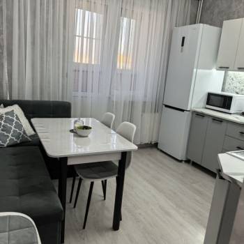 Продается 1-комнатная квартира, 39 м²