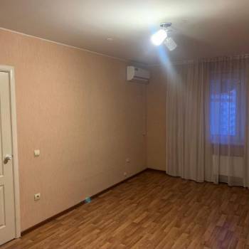 Продается 1-комнатная квартира, 37,5 м²