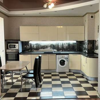 Продается 1-комнатная квартира, 69 м²