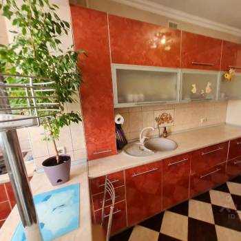 Продается 2-х комнатная квартира, 56 м²