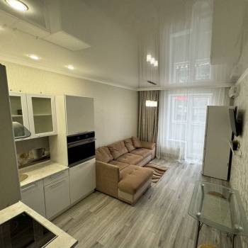 Сдается 1-комнатная квартира, 50,2 м²