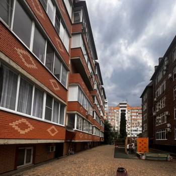 Продается 1-комнатная квартира, 42,7 м²